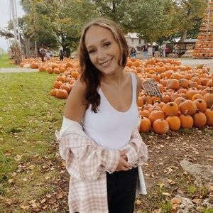 Meet your Posher, Alizabeth